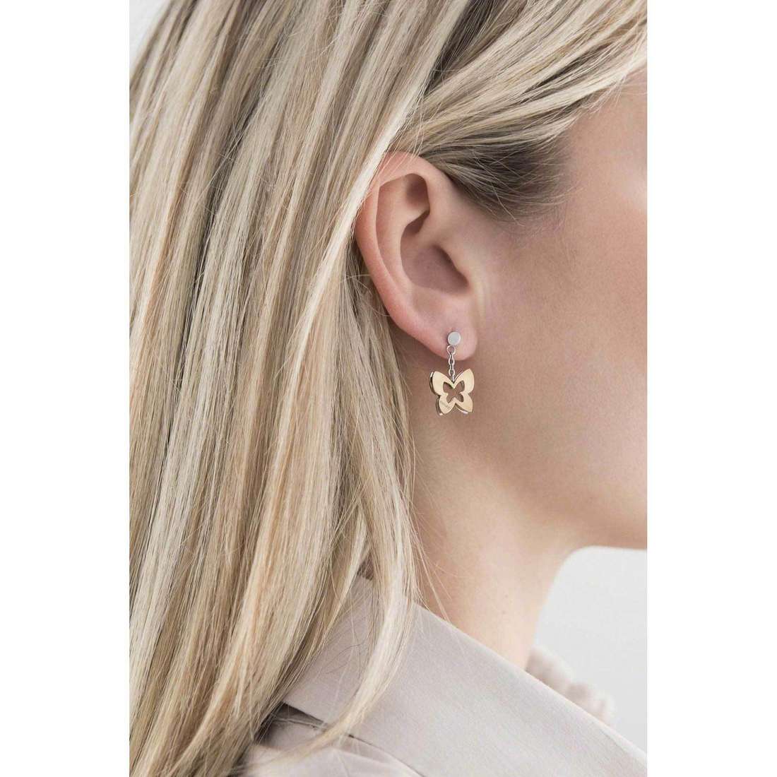 Sagapò earrings BUTTERFLY woman SBF21 wearing