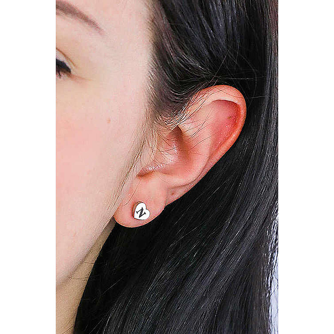 Sagapò earrings Click woman SCK107 wearing