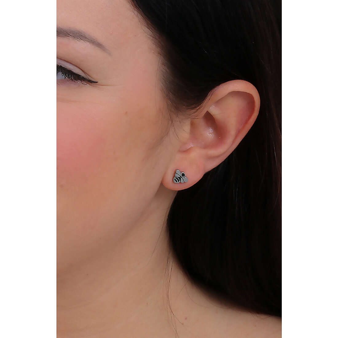 Sagapò earrings Click woman SCK152 wearing