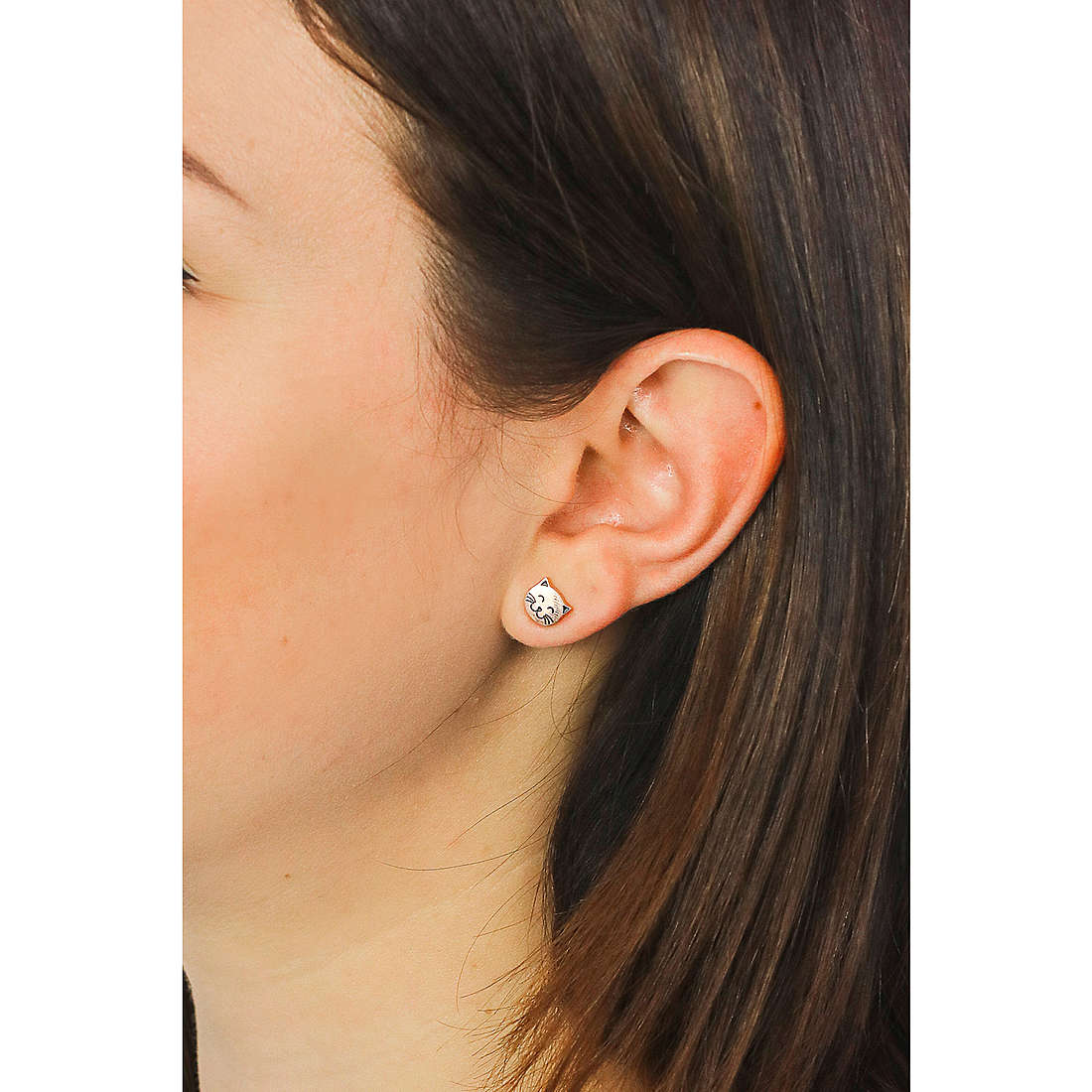 Sagapò earrings Click woman SCK155 wearing