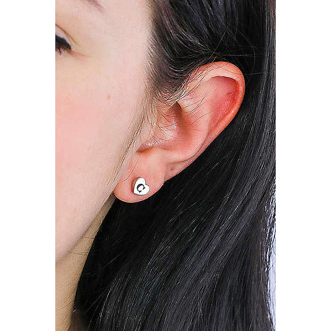 Sagapò earrings Click woman SCK96 wearing