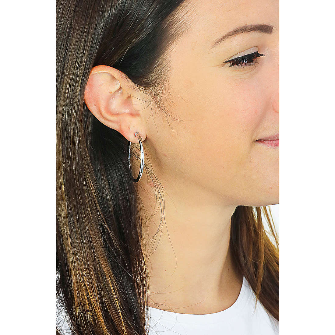 Sagapò earrings Happy Ears woman SHEA03 wearing