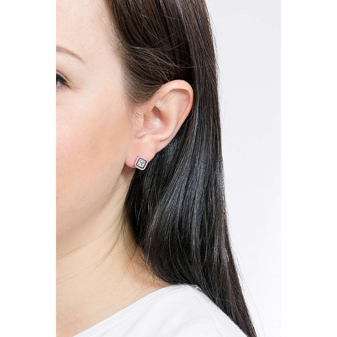 Skagen earrings Elin woman SKJ1431040 wearing