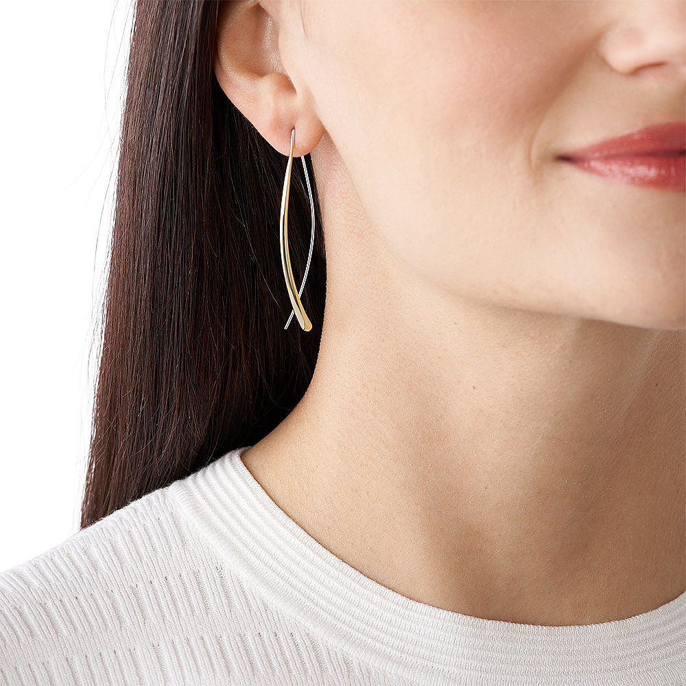 Skagen earrings Kariana woman SKJ1520710 wearing