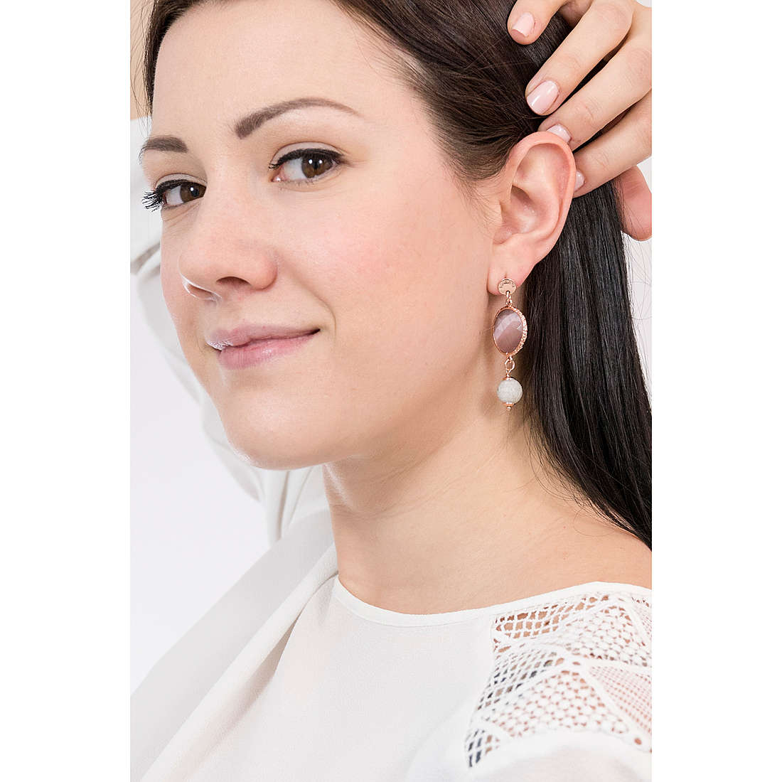 Sovrani earrings Cristal Magique woman J5505 wearing