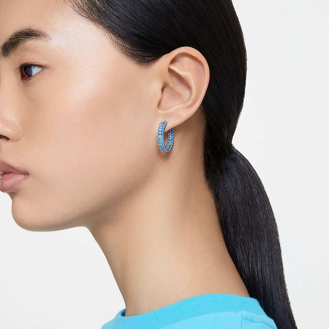 Swarovski earrings woman 5659037 photo wearing