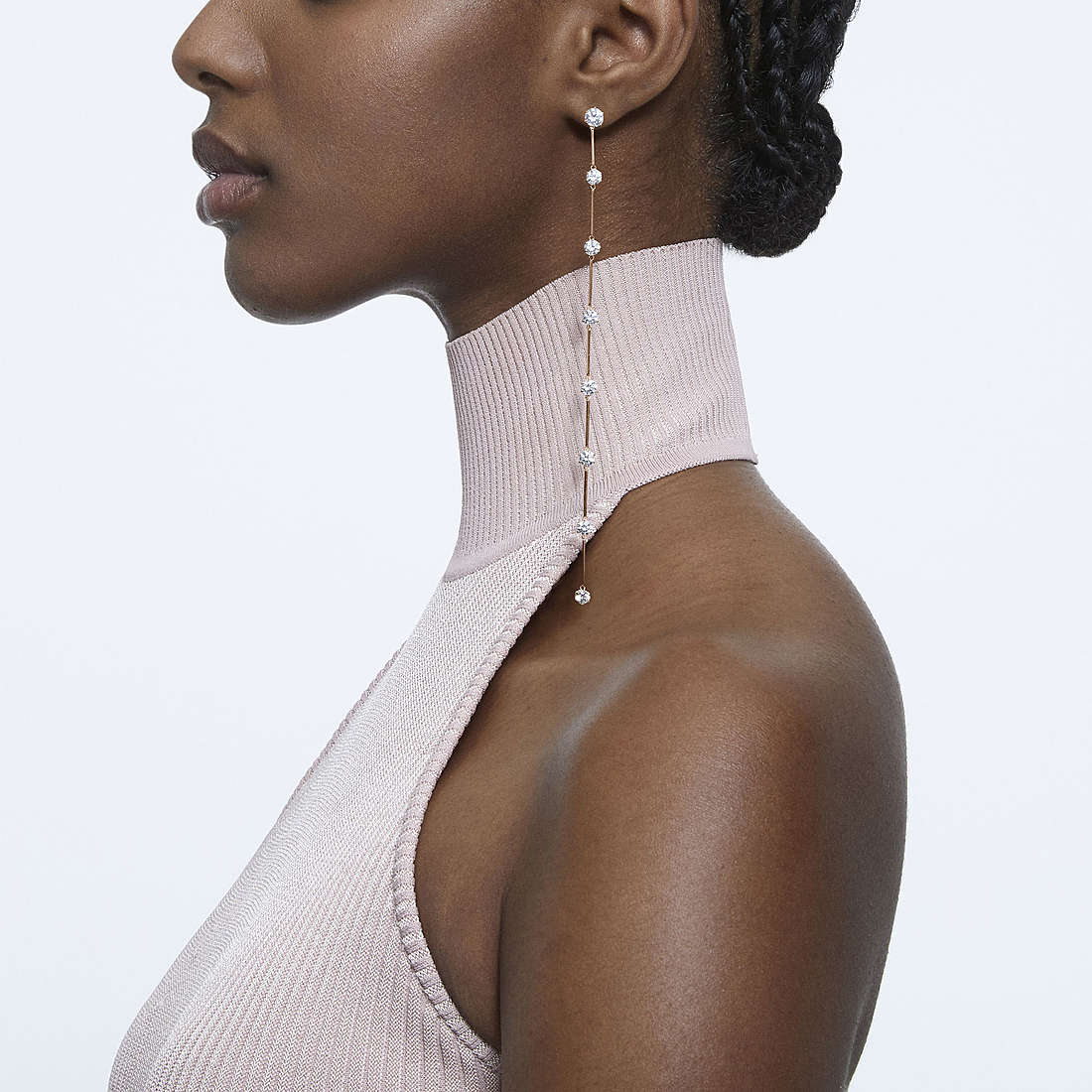 Swarovski earrings Constella woman 5609707 wearing