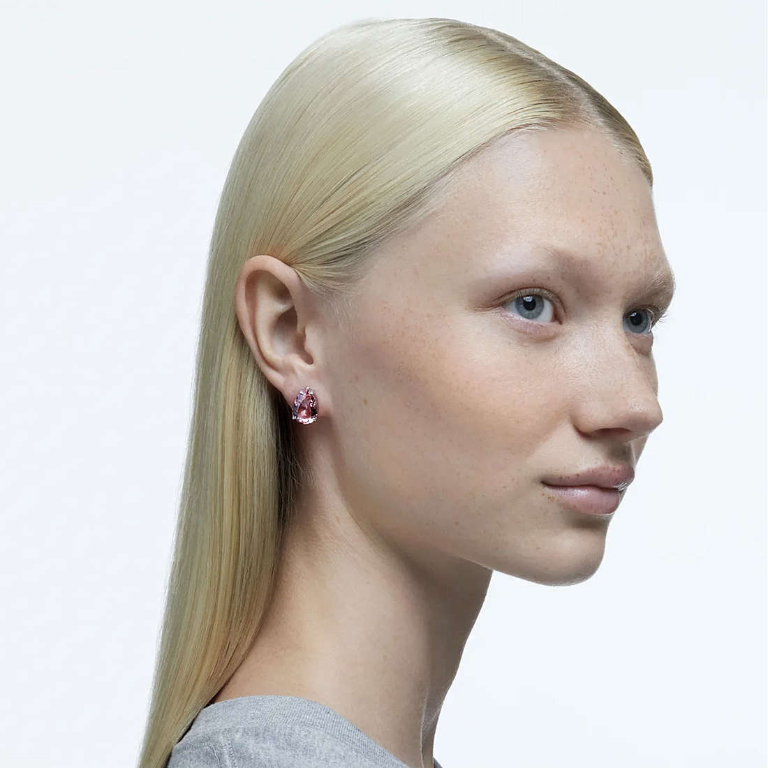 Swarovski earrings Gema woman 5614455 wearing