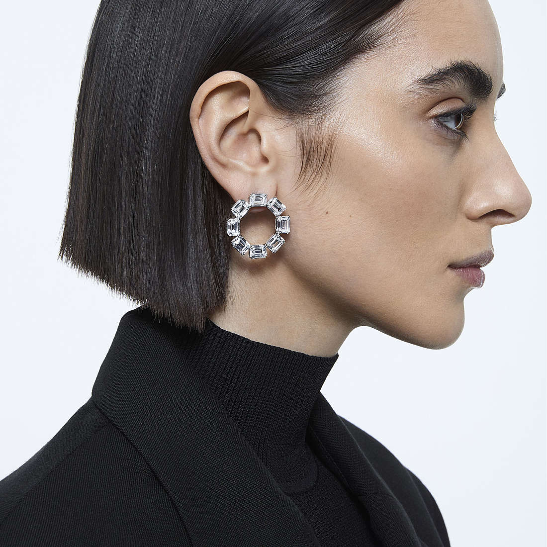 Swarovski earrings Millenia woman 5602780 wearing