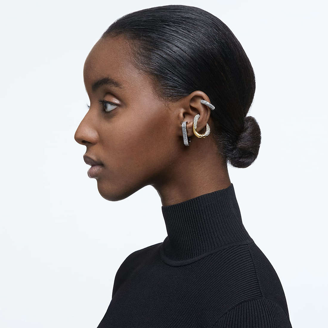 Swarovski earrings Millenia woman 5615735 wearing