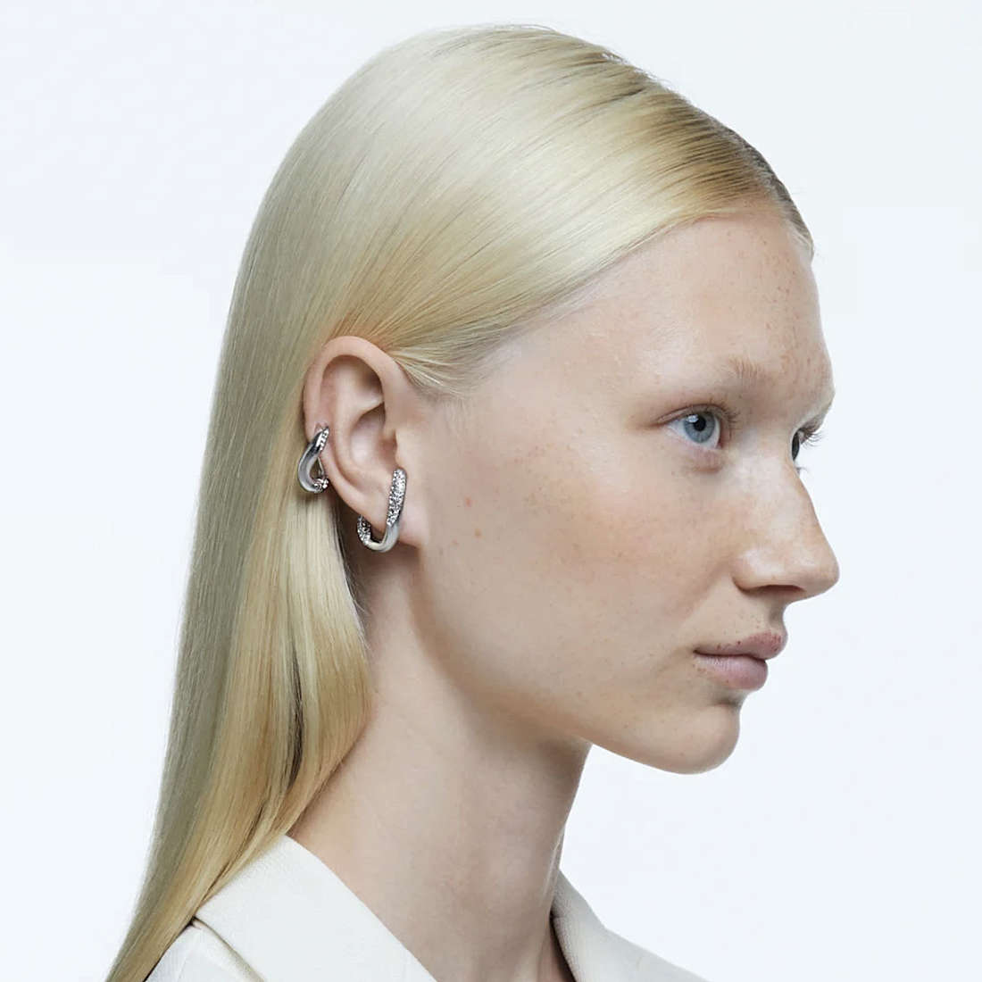Swarovski earrings Millenia woman 5618303 wearing
