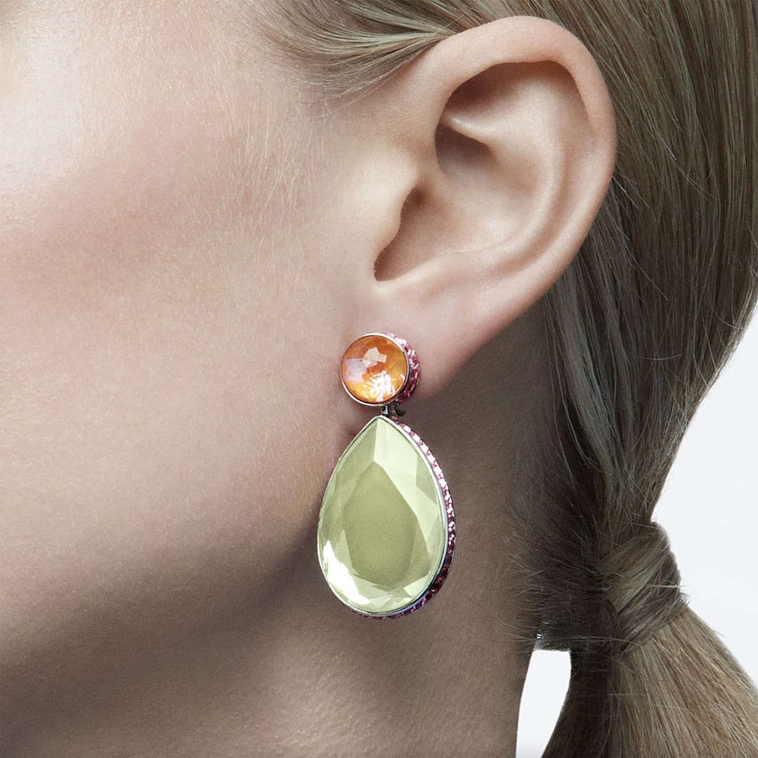 Swarovski earrings Orbita woman 5616019 wearing