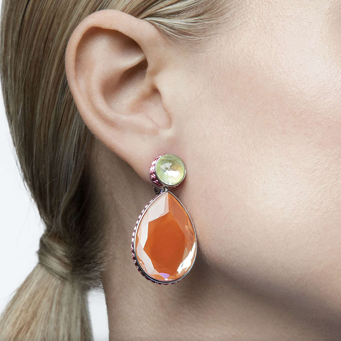Swarovski earrings Orbita woman 5616019 wearing