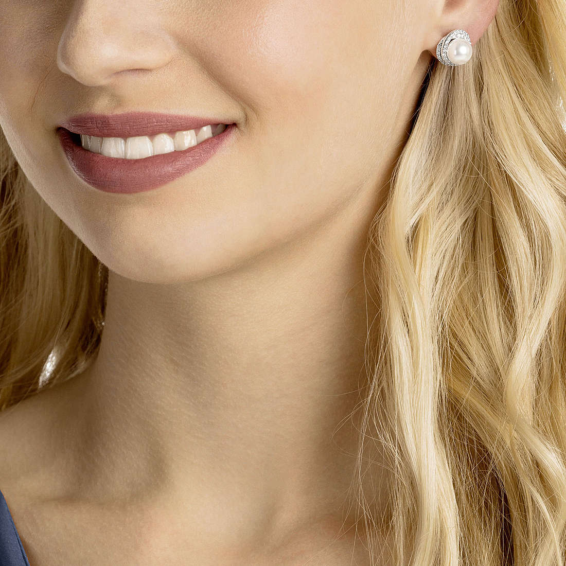 Swarovski earrings Originally woman 5461087 wearing