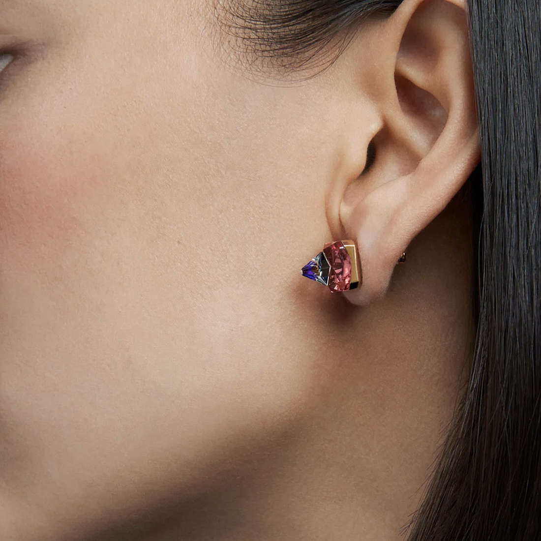 Swarovski earrings Ortyx woman 5614062 wearing