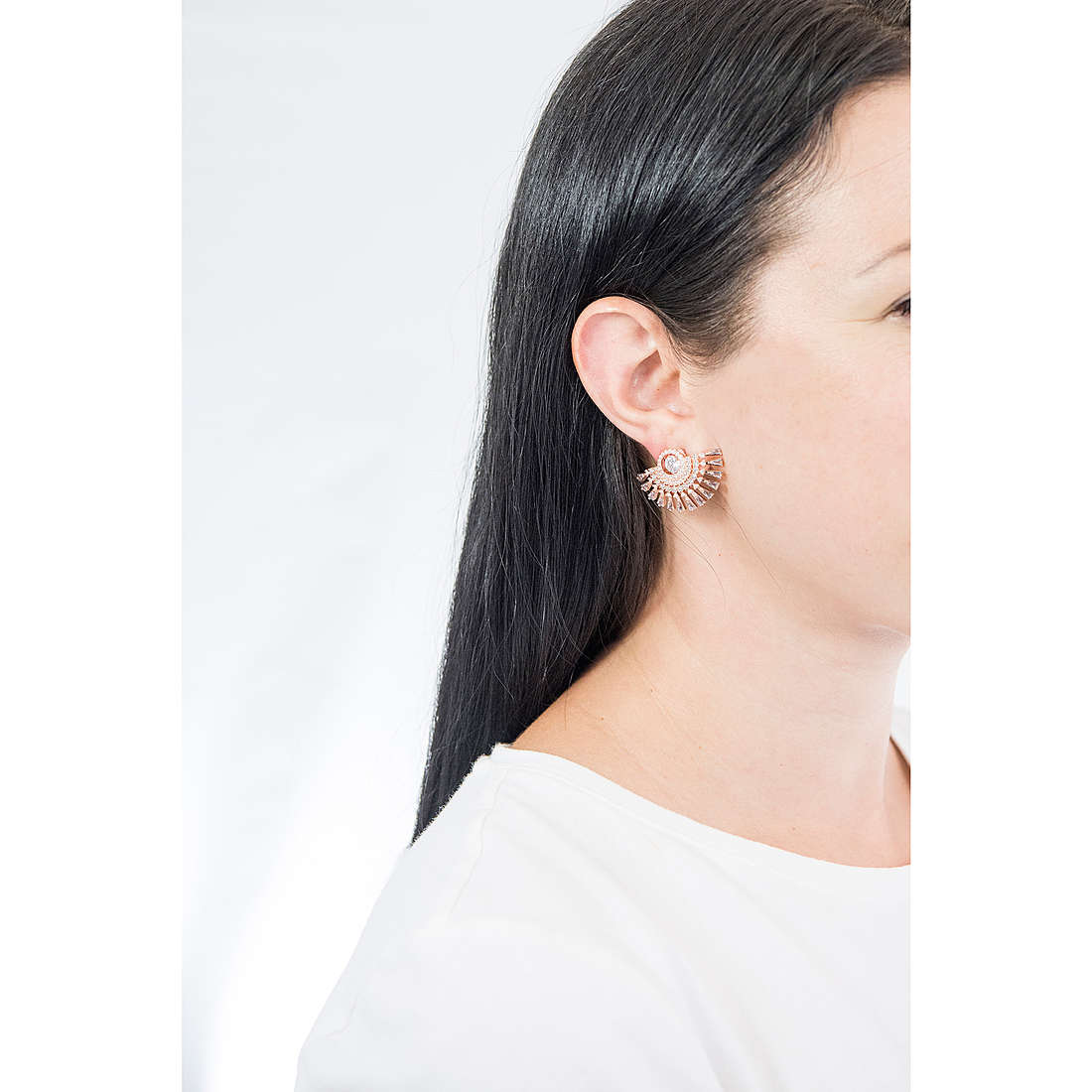 Swarovski earrings Sparkling woman 5558190 wearing