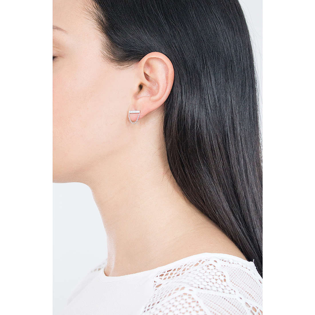 Swarovski earrings Vittore woman 5392760 wearing