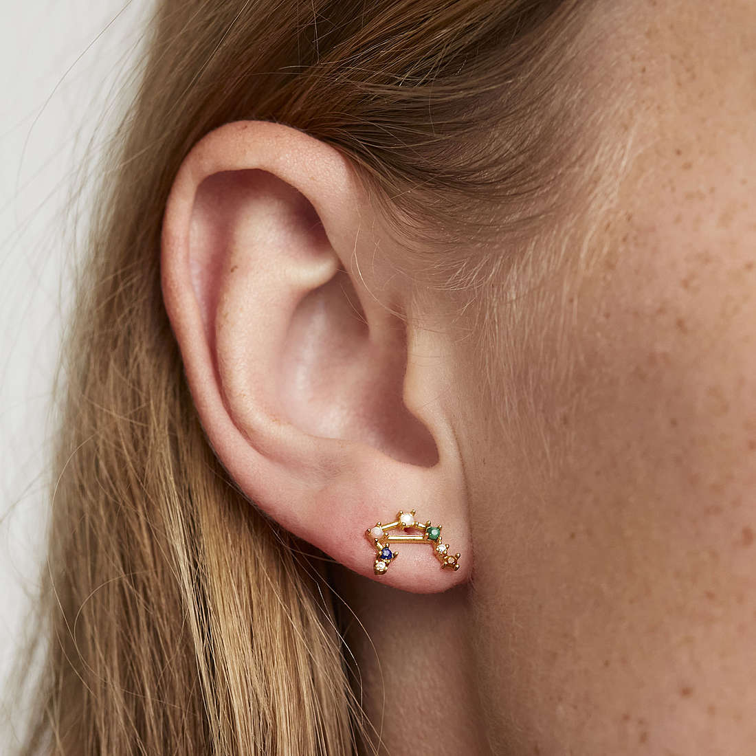 PDPaola earrings Zodiac woman AR01-410-U wearing