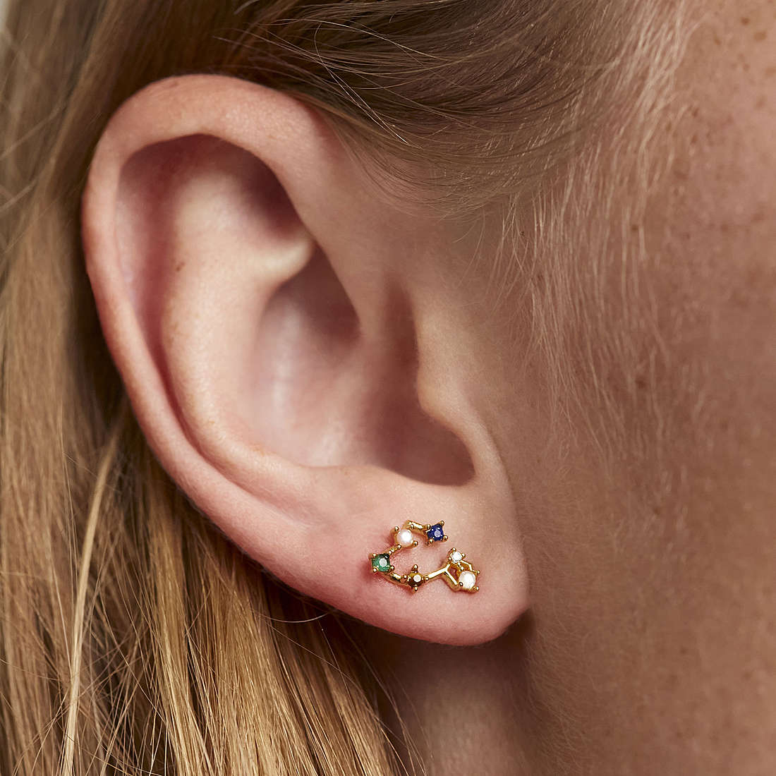 PDPaola earrings Zodiac woman AR01-403-U wearing