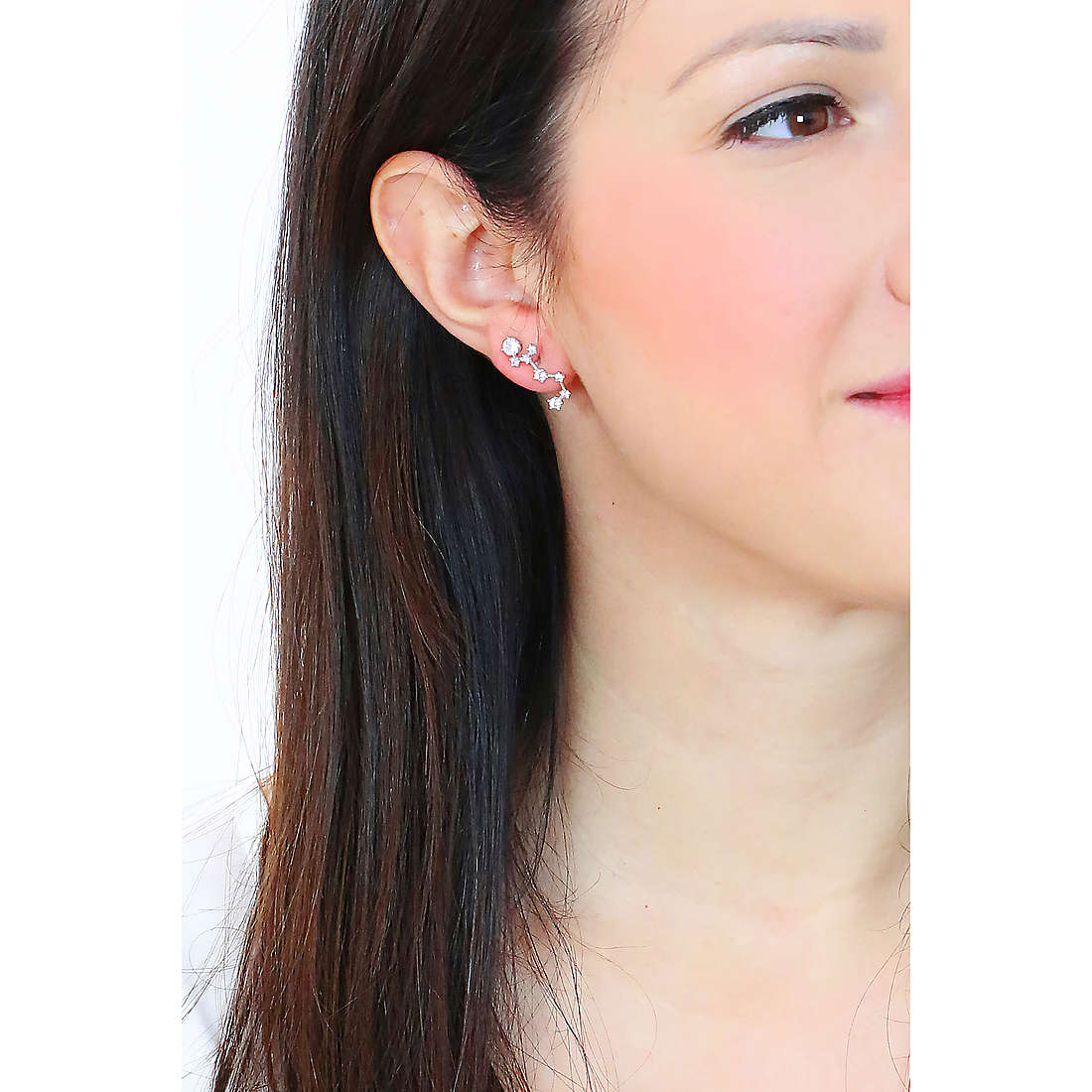 GioiaPura earrings Zodiaco woman GYXOAZ0013-SCO wearing