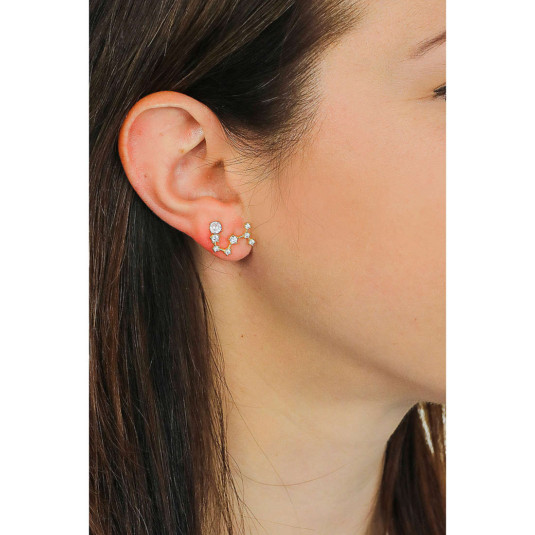 GioiaPura earrings Zodiaco woman GYXOAZ0014-SCO wearing