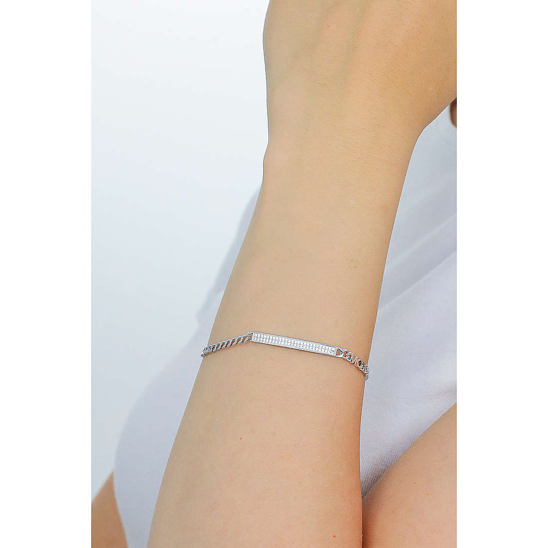 Michael Kors bracelets Premium woman MKC1379AN040 wearing