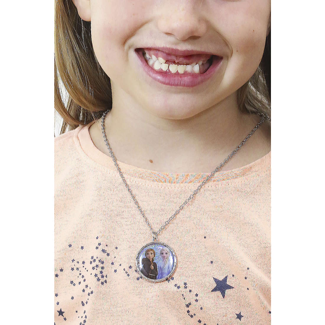 Disney necklaces Frozen child NH00805RL-16 wearing