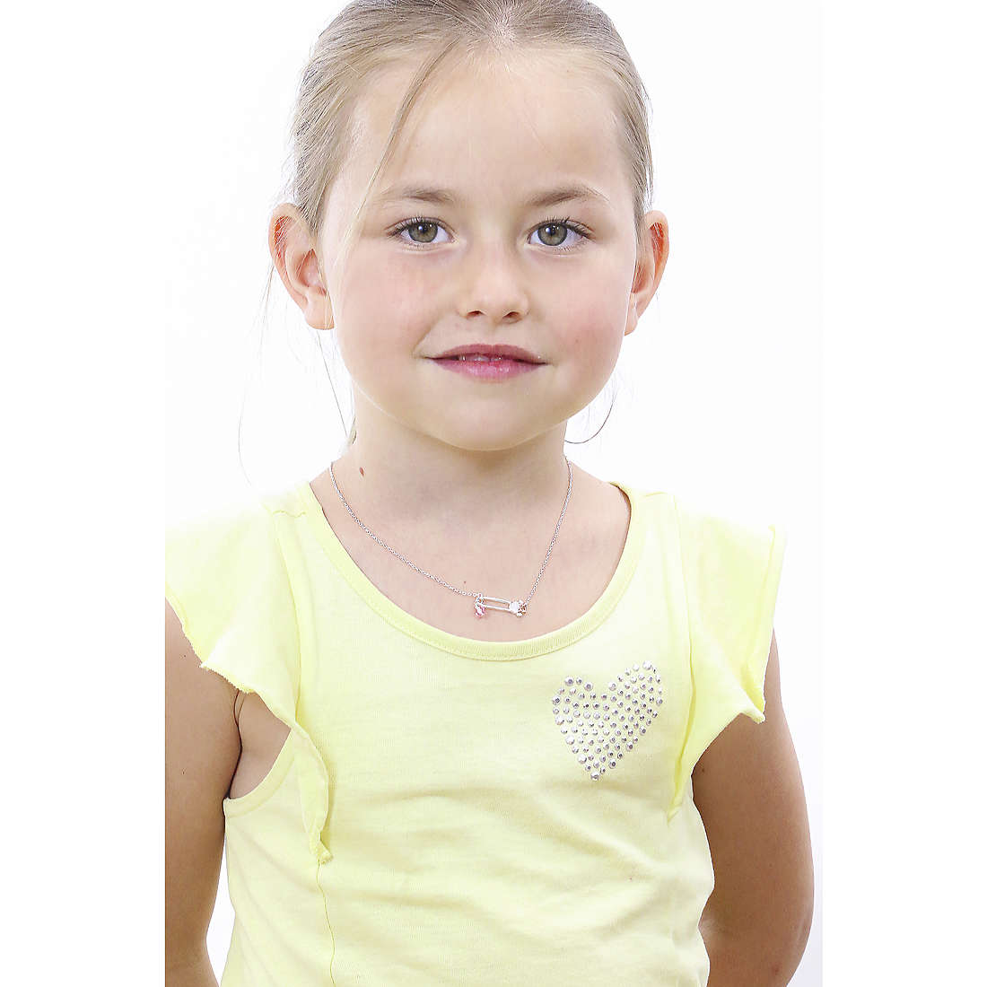 Disney necklaces child NS00015TRPL-157.CS wearing