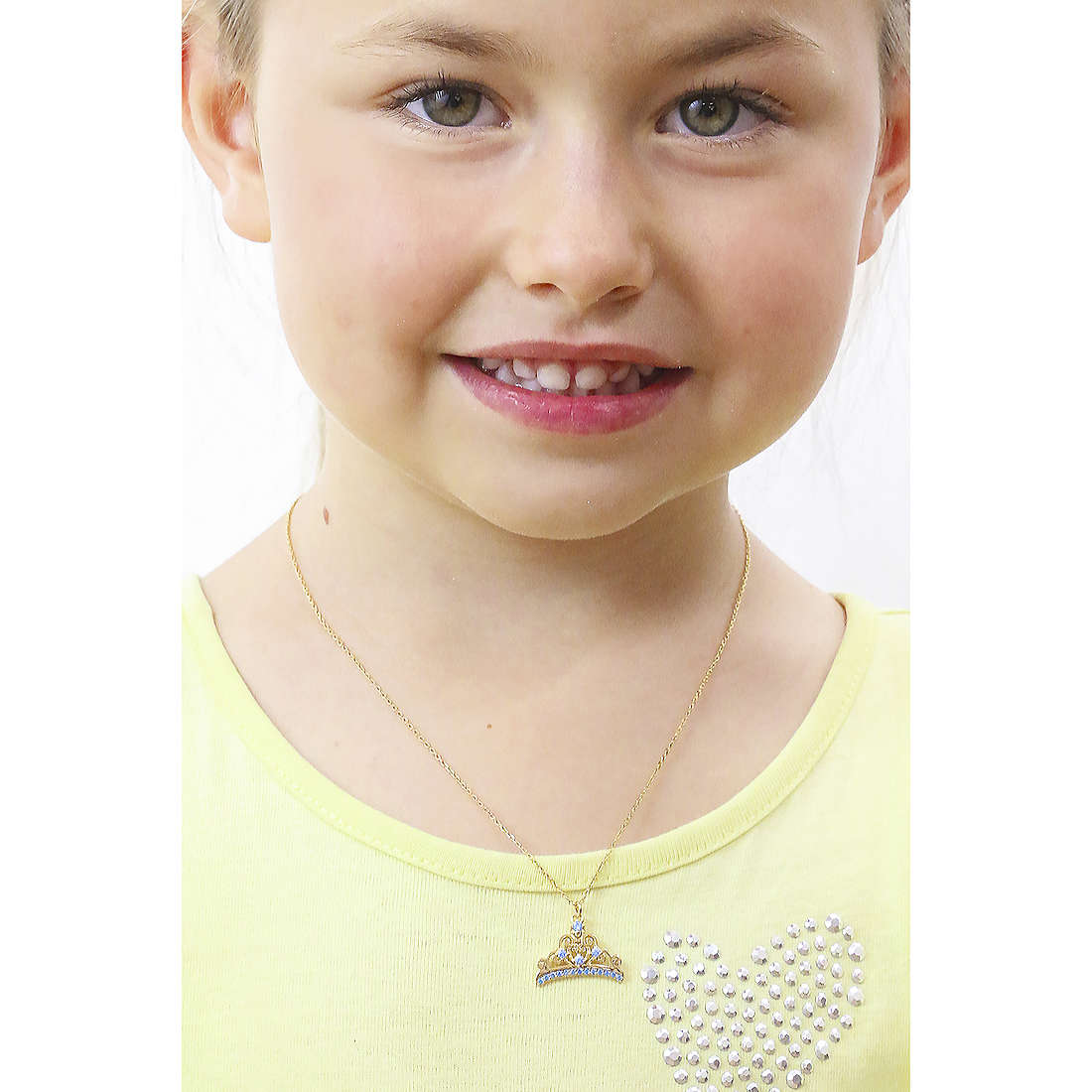 Disney necklaces Princess child N903217YZBL- 18 wearing
