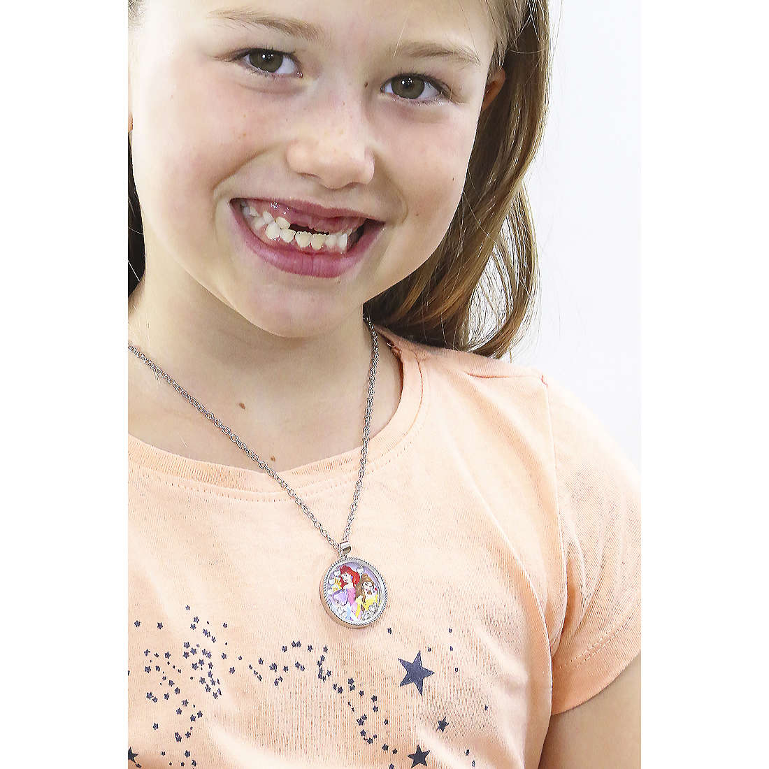 Disney necklaces Princess child NH00097RL-16 wearing