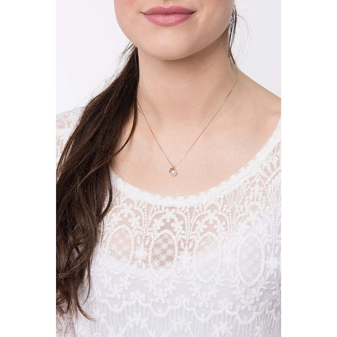 Comete necklaces Ceremony woman GLP 529 wearing