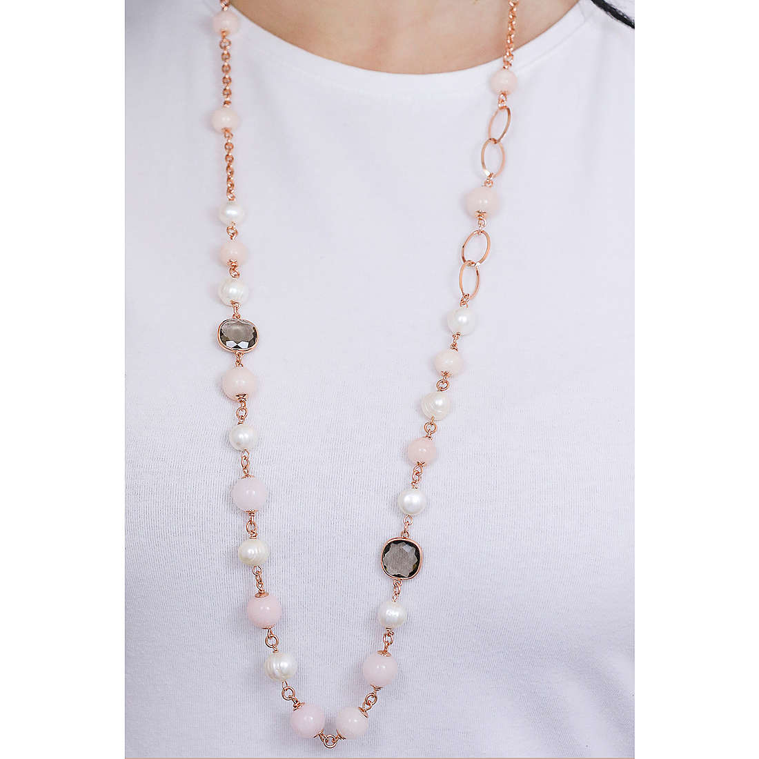 Sovrani necklaces Cristal Magique woman J5882 wearing