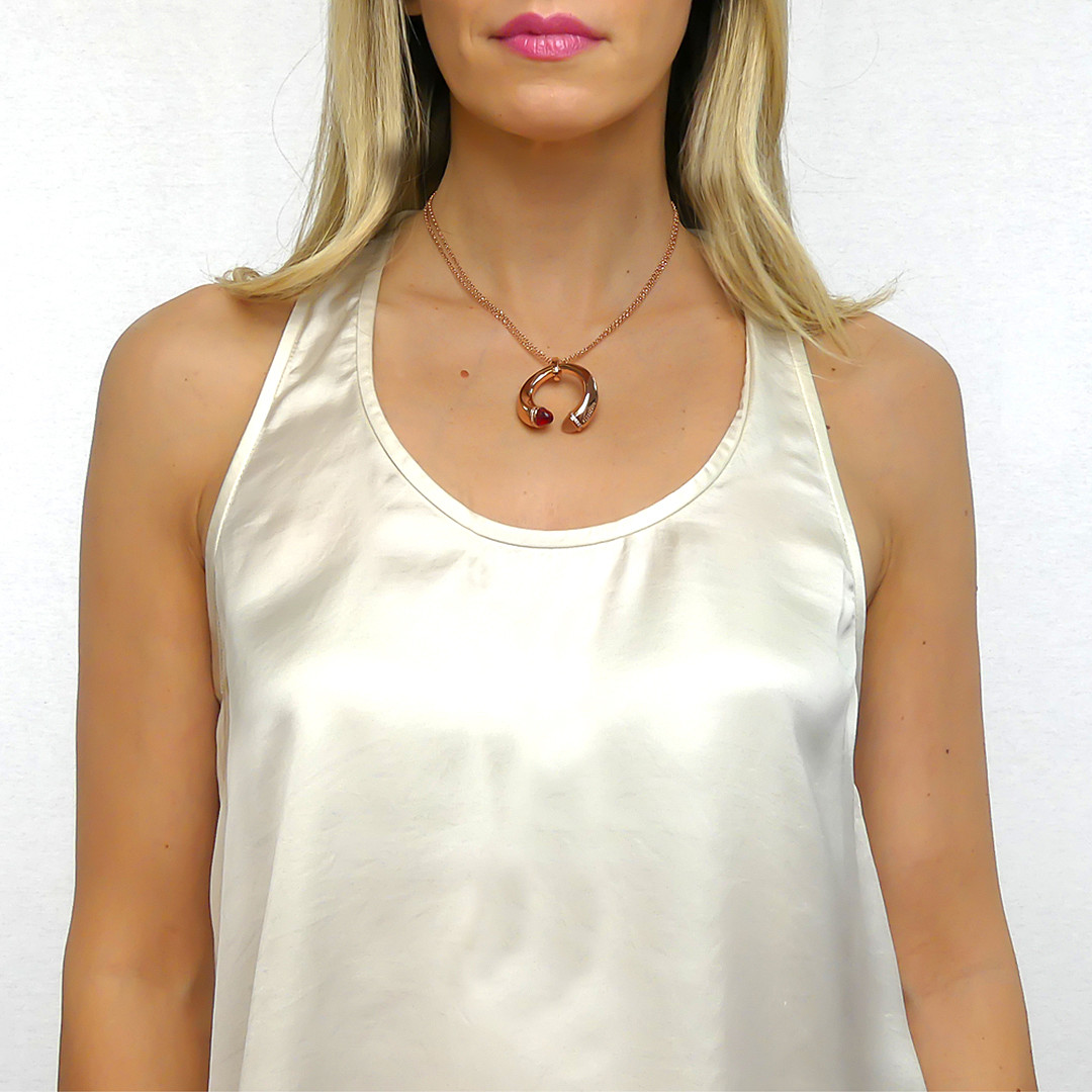 Boccadamo necklaces Caleida woman KGR018RS wearing
