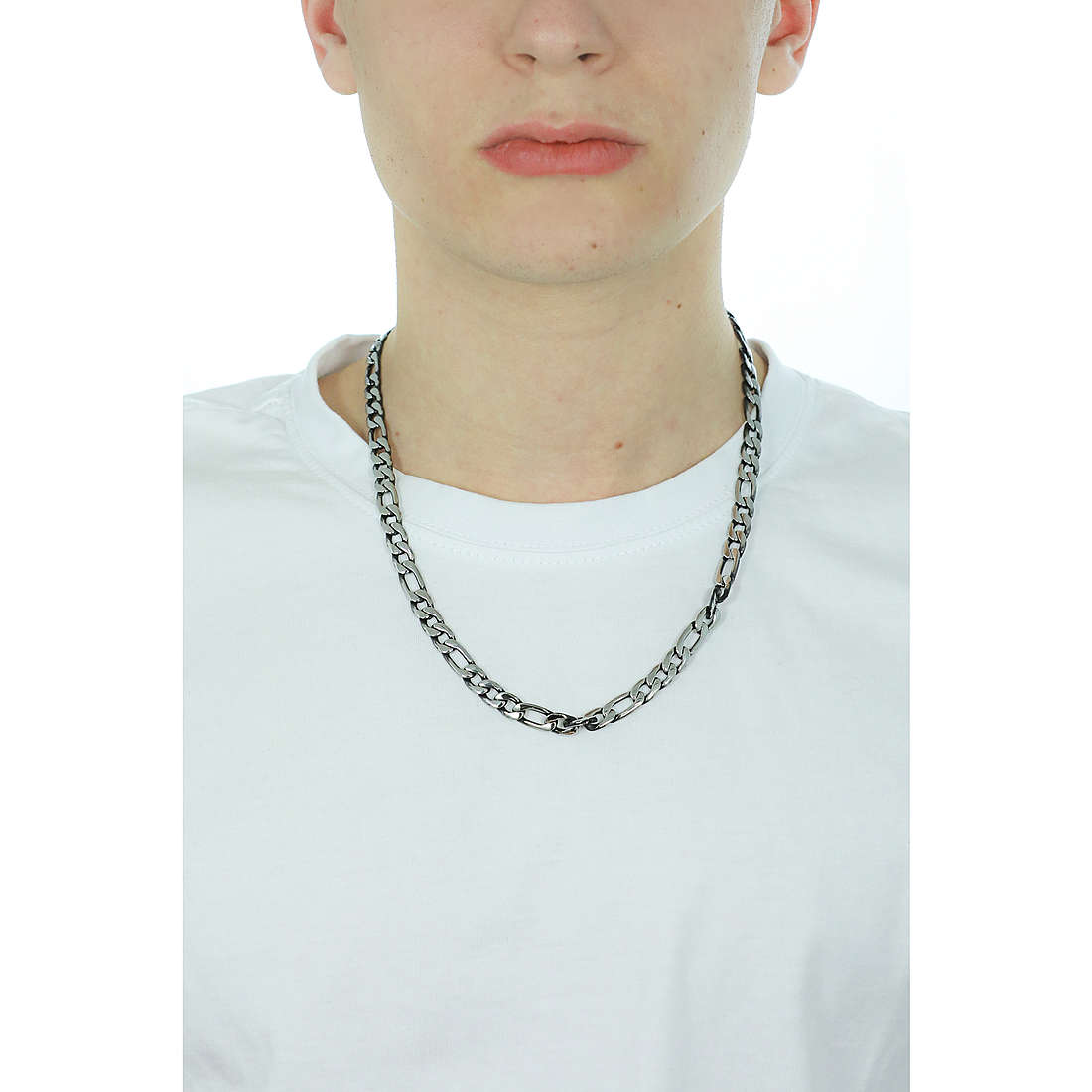 2Jewels necklaces man 251767 wearing