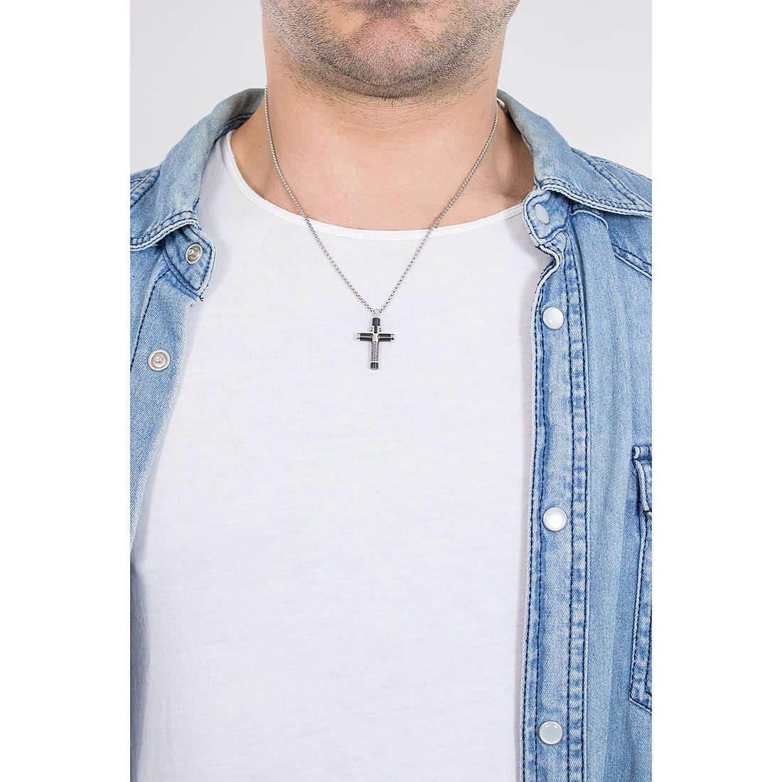 2Jewels necklaces Compact man 251600 wearing