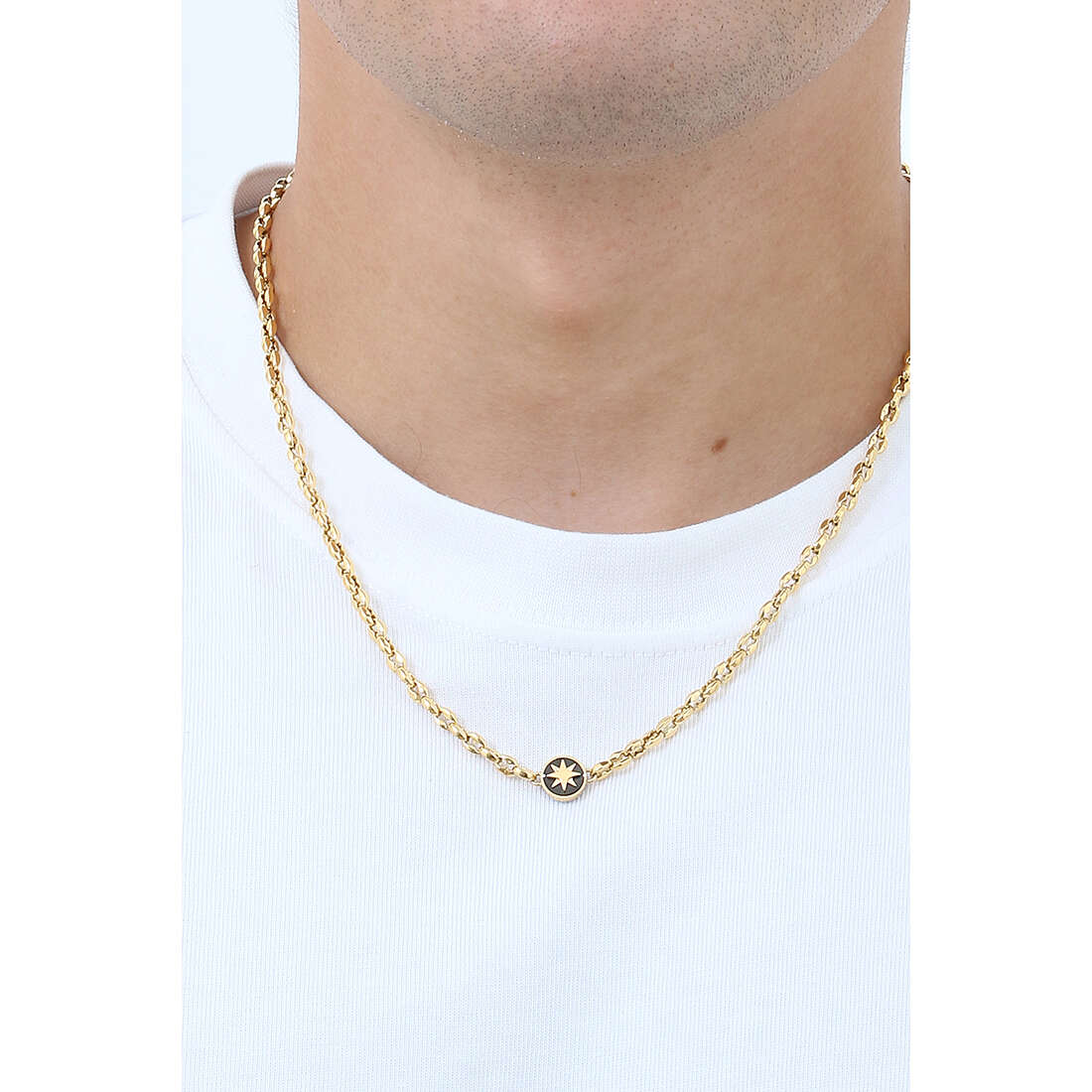 2Jewels necklaces Navy man 251840 wearing