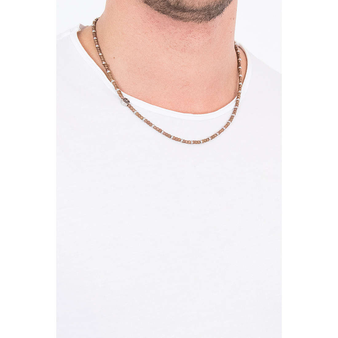 Comete necklaces Life man UGL 640 wearing