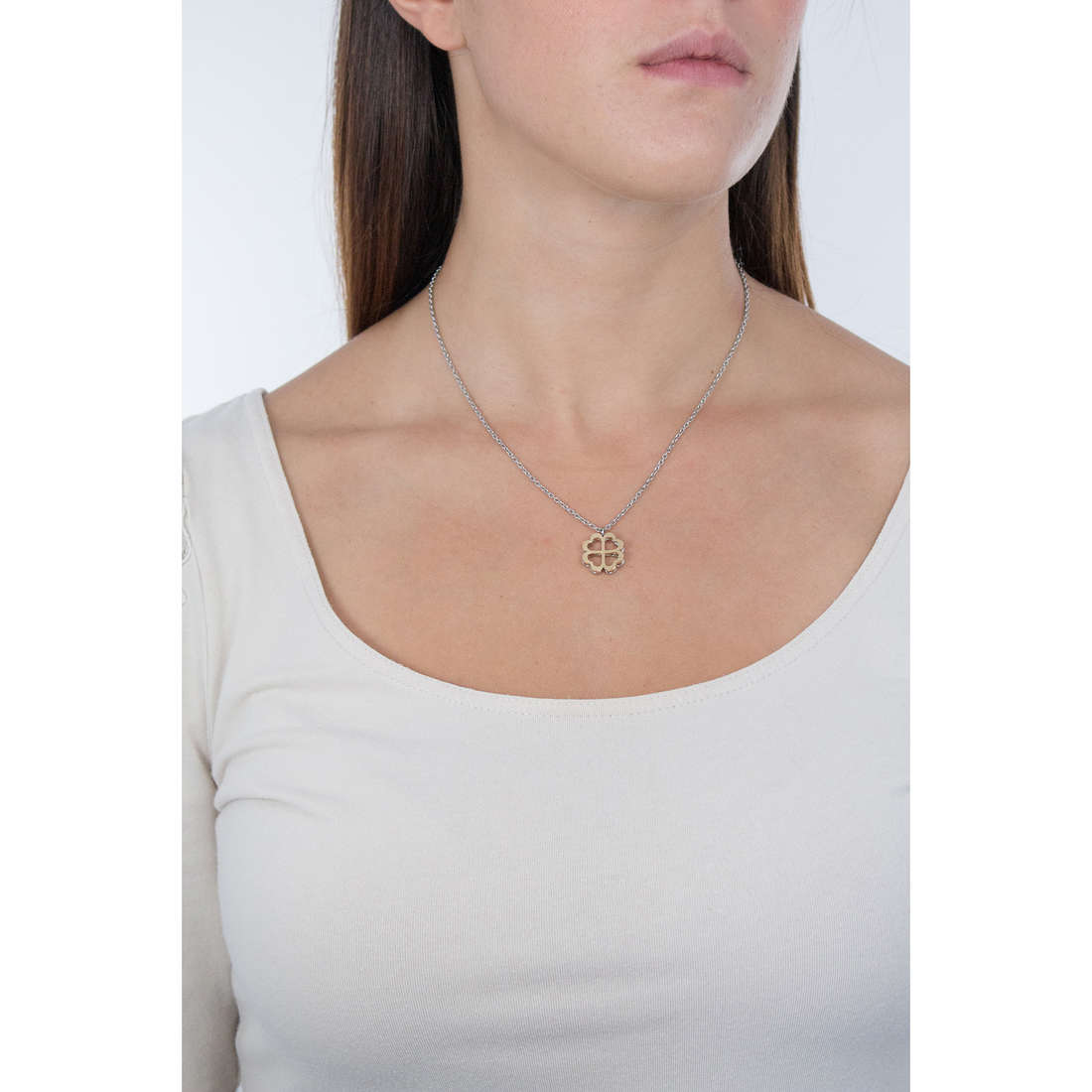 Sagapò necklaces BUTTERFLY woman SBF10 wearing