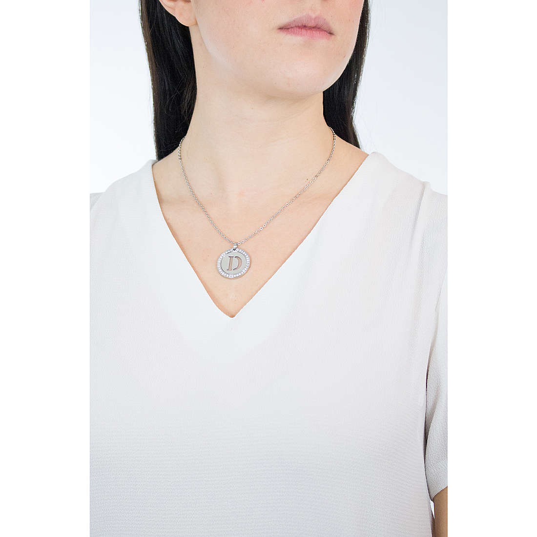 Sagapò necklaces LetteRing woman SLR04 wearing