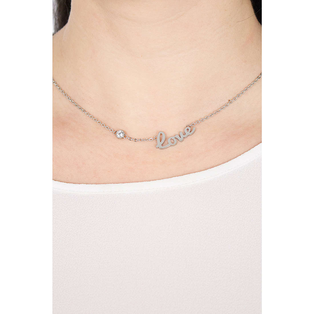 Sagapò necklaces Write woman SWT01 wearing