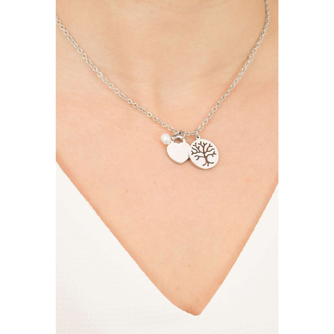 2Jewels necklaces Preppy woman 251422 wearing