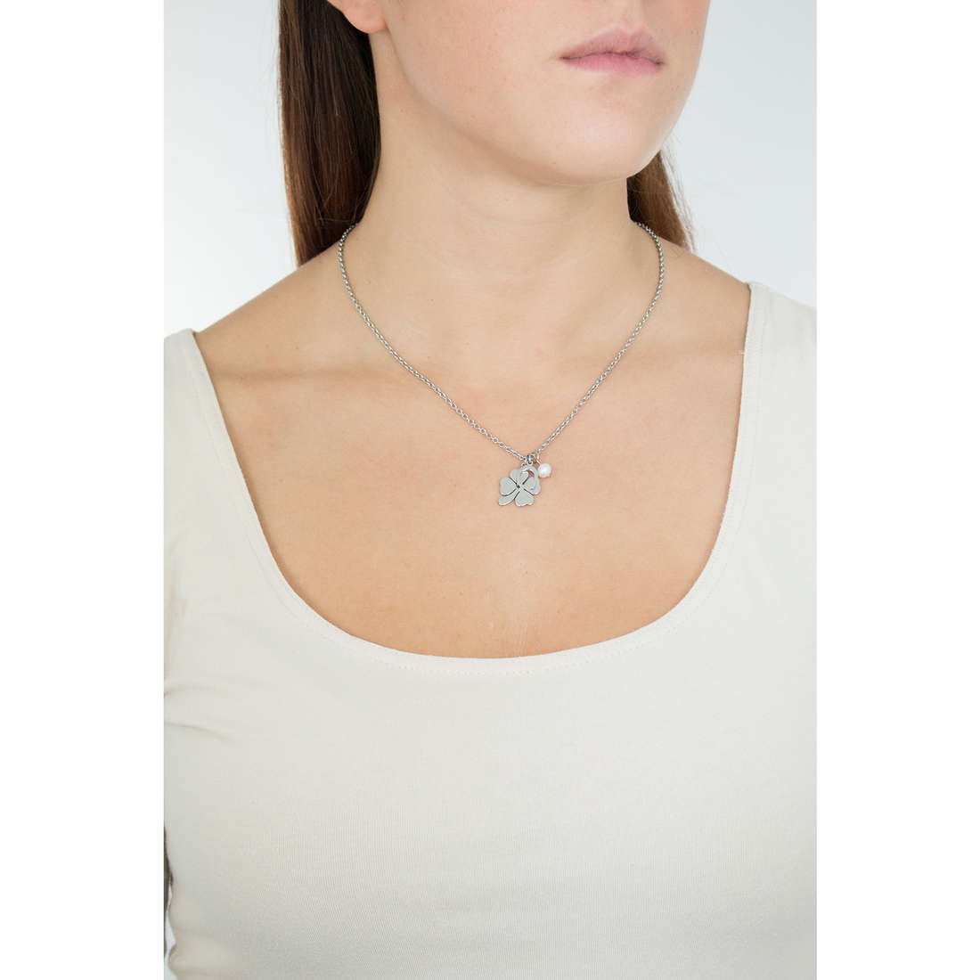 2Jewels necklaces Preppy woman 251426 wearing