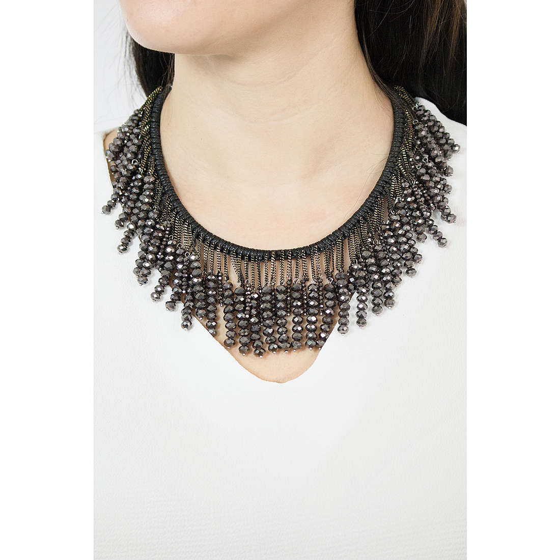 Ottaviani necklaces woman 500197C wearing