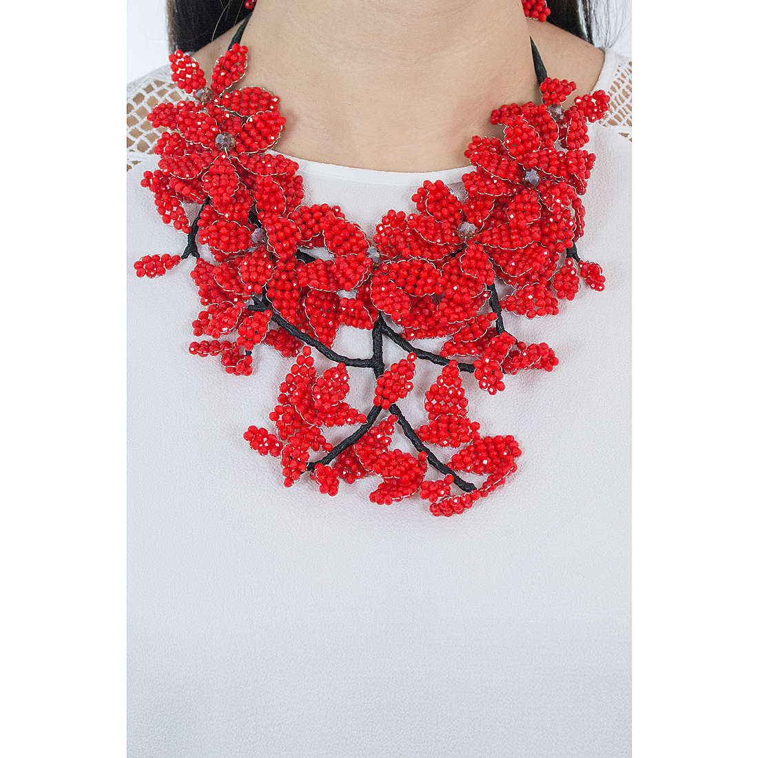 Ottaviani necklaces woman 480124 wearing