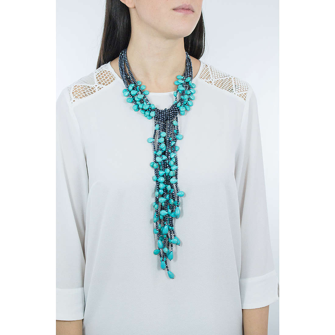 Ottaviani necklaces woman 500112C wearing