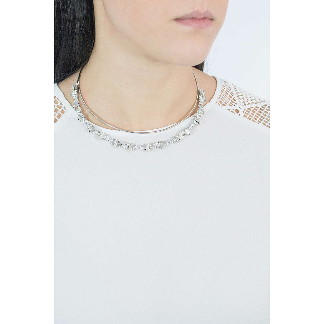 Ottaviani necklaces woman 500172C wearing