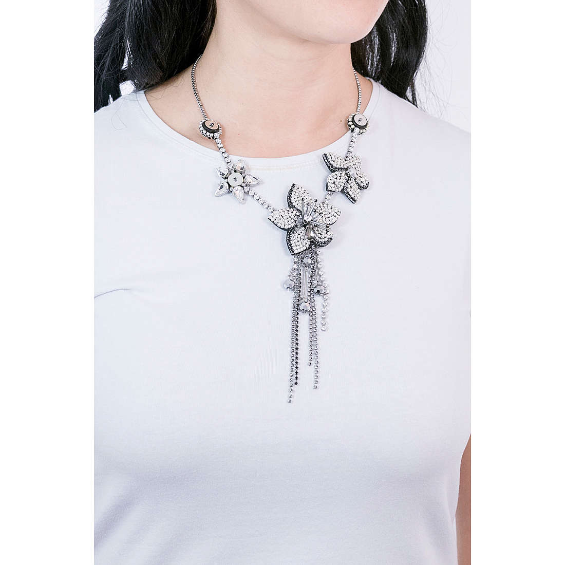 Ottaviani necklaces woman 500274C wearing