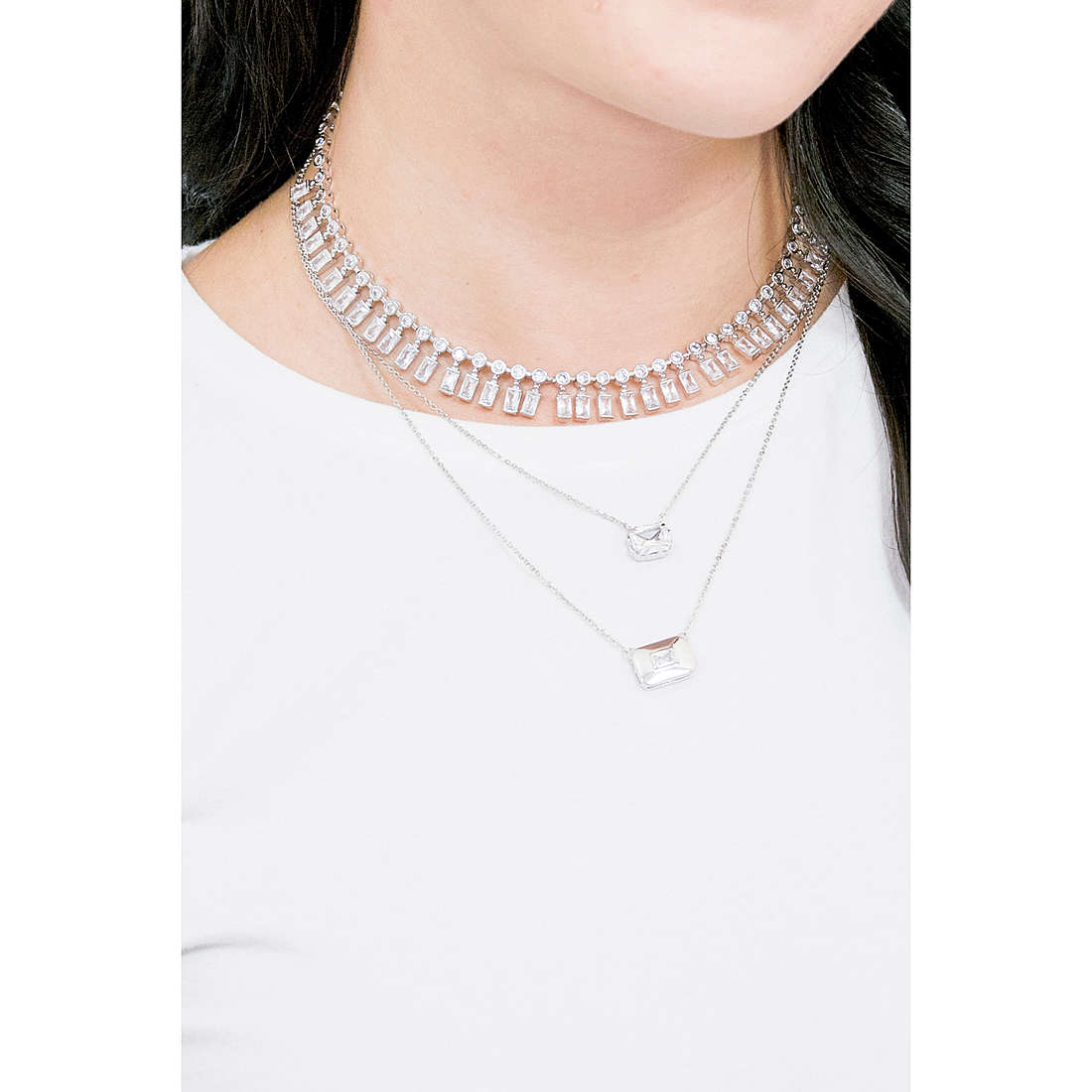 Ottaviani necklaces woman 500495C wearing