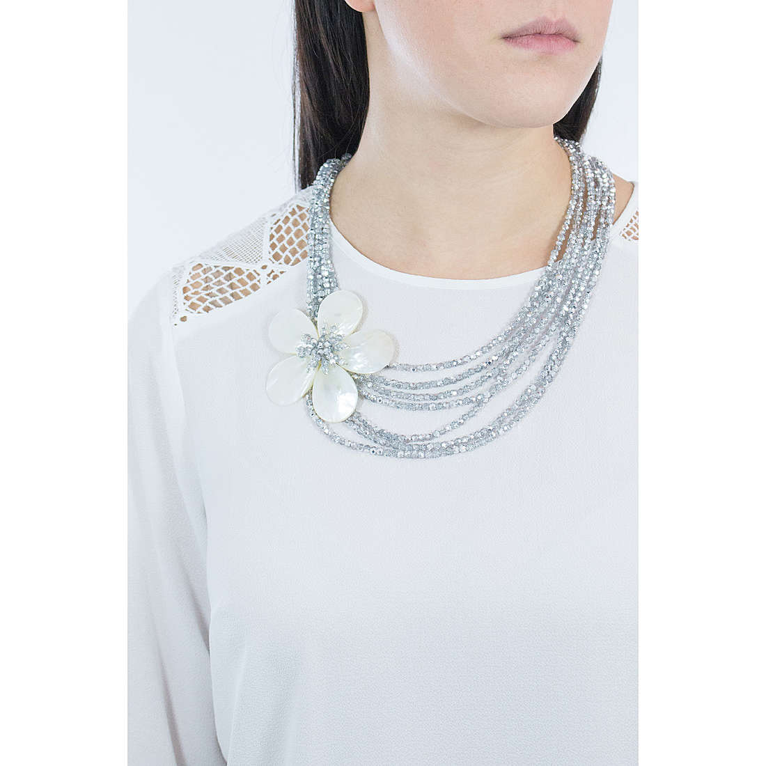 Ottaviani necklaces woman 480121 wearing