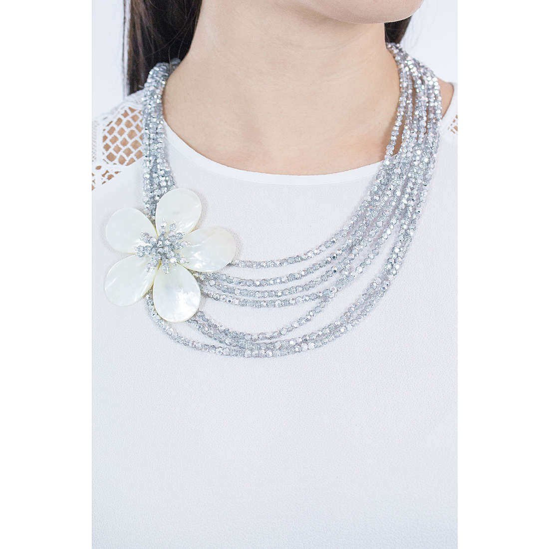 Ottaviani necklaces woman 480121 wearing